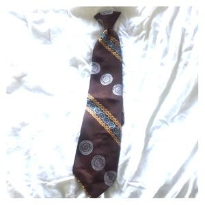 Regal clip on tie